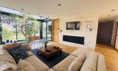 CASA EN RENTA EN LOMAS DEL CAMPANARIO IV (CON RECÁMARA EN PB)