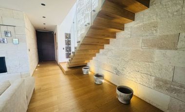 CASA EN RENTA EN LOMAS DEL CAMPANARIO IV (CON RECÁMARA EN PB)