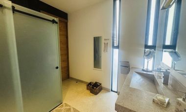 CASA EN RENTA EN LOMAS DEL CAMPANARIO IV (CON RECÁMARA EN PB)