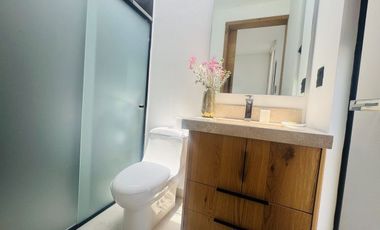 CASA EN RENTA EN LOMAS DEL CAMPANARIO IV (CON RECÁMARA EN PB)