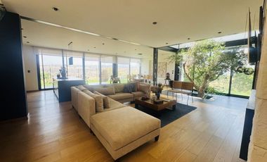 CASA EN RENTA EN LOMAS DEL CAMPANARIO IV (CON RECÁMARA EN PB)