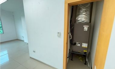 Los Ceibos, Oficina en Renta,  38.69m2, 1 Ambiente