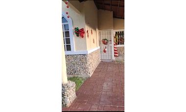 VENDO.CASA.DE SEGUNDA EN.ALTO.BOQUETE