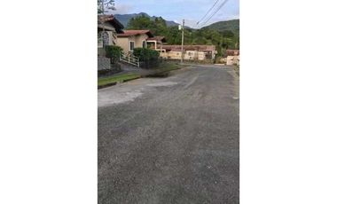 VENDO.CASA.DE SEGUNDA EN.ALTO.BOQUETE