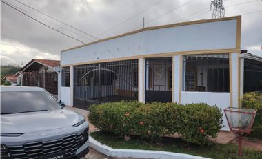 Colinas del Oeste - Casa en Venta
