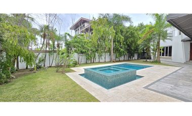 Espectacular Casa con piscina en Balmoral - Costa del Este