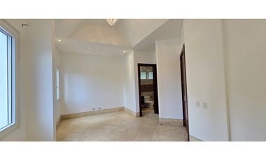 Espectacular Casa con piscina en Balmoral - Costa del Este