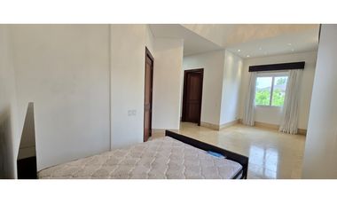 Espectacular Casa con piscina en Balmoral - Costa del Este