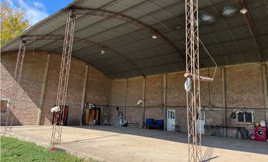 Vendo Lote de 1 Ha Con Casas y Galpón en San Justo, Entre Ríos.