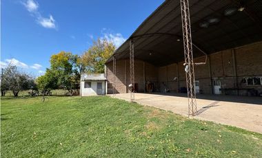Vendo Lote de 1 Ha Con Casas y Galpón en San Justo, Entre Ríos.