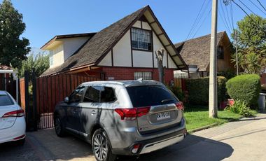 Casa en venta en LA REINA