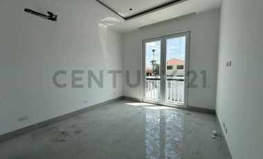 Casa de estreno con acabados de lujo en Urbanización Aires Norte