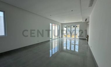 Casa de estreno con acabados de lujo en Urbanización Aires Norte