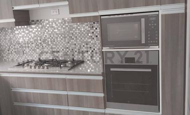 VENTA DE VIVIENDA EN URBANIZACION PRIVADA