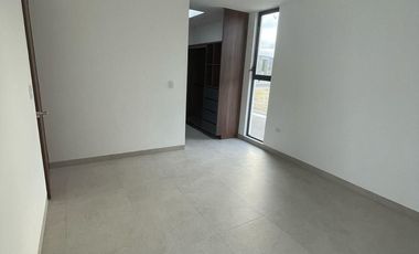 EN RENTA CASA NUEVA EN COTO RESERVA SAN NICOLAS AL PONIENTE DE AGUASCALIENTES