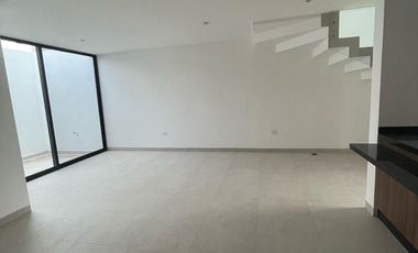EN RENTA CASA NUEVA EN COTO RESERVA SAN NICOLAS AL PONIENTE DE AGUASCALIENTES