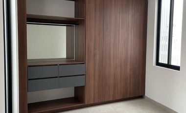 EN RENTA CASA NUEVA EN COTO RESERVA SAN NICOLAS AL PONIENTE DE AGUASCALIENTES