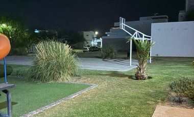 EN RENTA CASA NUEVA EN COTO RESERVA SAN NICOLAS AL PONIENTE DE AGUASCALIENTES
