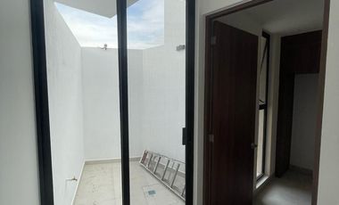 EN RENTA CASA NUEVA EN COTO RESERVA SAN NICOLAS AL PONIENTE DE AGUASCALIENTES