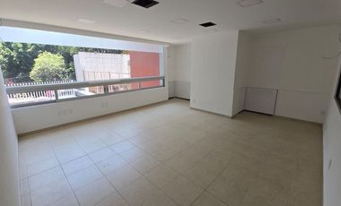 Renta Oficina 640 m², Juárez, Cuauhtémoc- ACONDICIONADA
