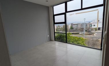 Casa en Venta Y Renta Zibata, Recámara P/B, Roof Garden, Cuarto de Servicio