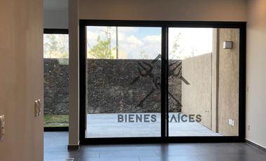 Loft en Venta-Renta Zibata, Terraza-Jardín, Concepto Abierto