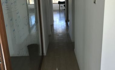 Se vende edificio comercial de 4 pisos en Loteo Abaroa.