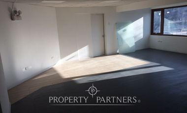 Se vende edificio comercial de 4 pisos en Loteo Abaroa.