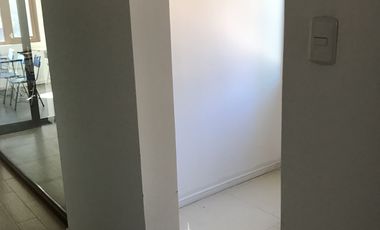 Se vende edificio comercial de 4 pisos en Loteo Abaroa.