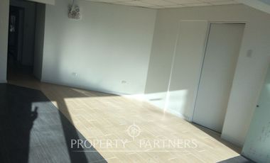Se vende edificio comercial de 4 pisos en Loteo Abaroa.