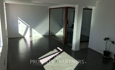 Se vende edificio comercial de 4 pisos en Loteo Abaroa.