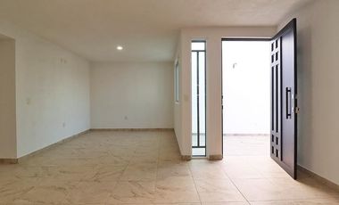 CASA EN VENTA EN MORELIA, COL. JARDÍN MORELIA