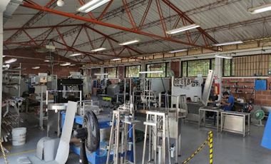 VENTA de BODEGAS en COPACABANA