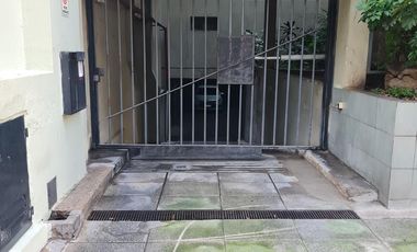 Cochera cubierta en Palermo Soho. Portón automático en subsuelo. Fácil acceso