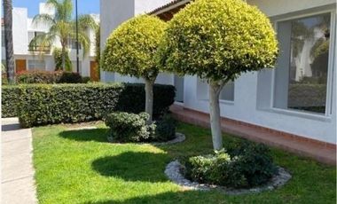Renta casa con recamara en planta baja, Corregidora, Querétaro