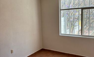 Renta casa con recamara en planta baja, Corregidora, Querétaro