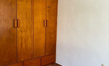 Renta casa con recamara en planta baja, Corregidora, Querétaro