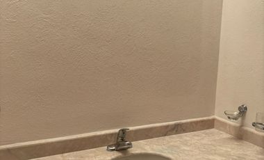 Renta casa con recamara en planta baja, Corregidora, Querétaro
