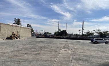 Locales en renta en plaza comercial
