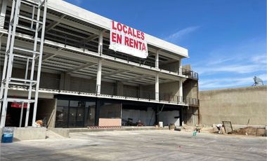 Locales en renta en plaza comercial