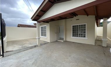 Se alquila casa en Montelimar