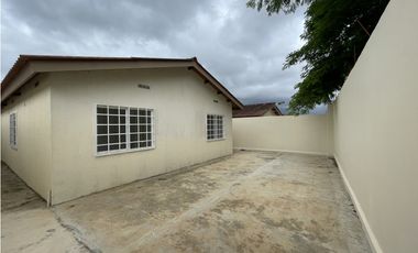 Se alquila casa en Montelimar