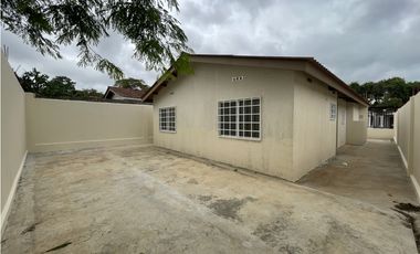 Se alquila casa en Montelimar