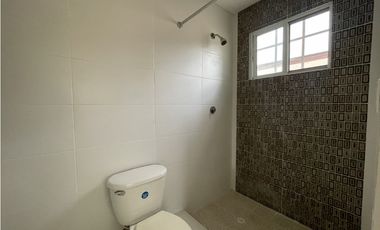 Se alquila casa en Montelimar