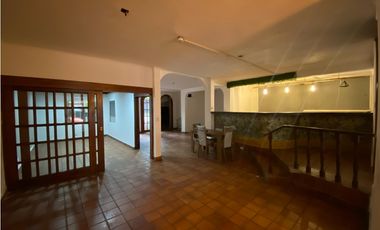 OBARRIO / LOCAL CASA COMERCIAL CON JARDIN / 600M2 / VIA PRINCIPAL