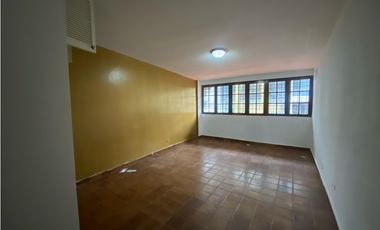 OBARRIO / LOCAL CASA COMERCIAL CON JARDIN / 600M2 / VIA PRINCIPAL