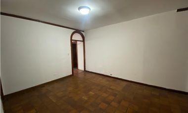OBARRIO / LOCAL CASA COMERCIAL CON JARDIN / 600M2 / VIA PRINCIPAL