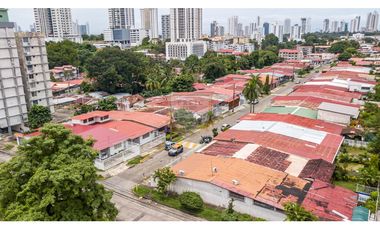 Casa venta con patio en 12 de Octubre Hato Pintado