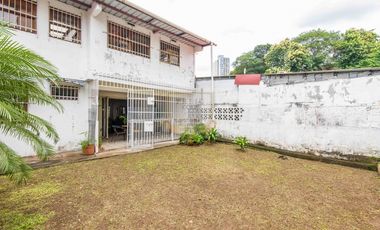 Casa venta con patio en 12 de Octubre Hato Pintado