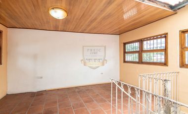 Casa venta con patio en 12 de Octubre Hato Pintado